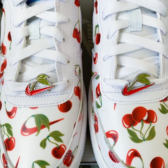 🍒 Women’s Nike Air Force 1 white cherry shoes - Picture 3 of 4